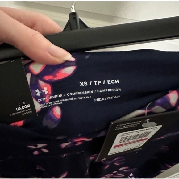 NWT Under Armour Floral High Rise Compression Ankle Workout Leggings - Picture 8 of 8